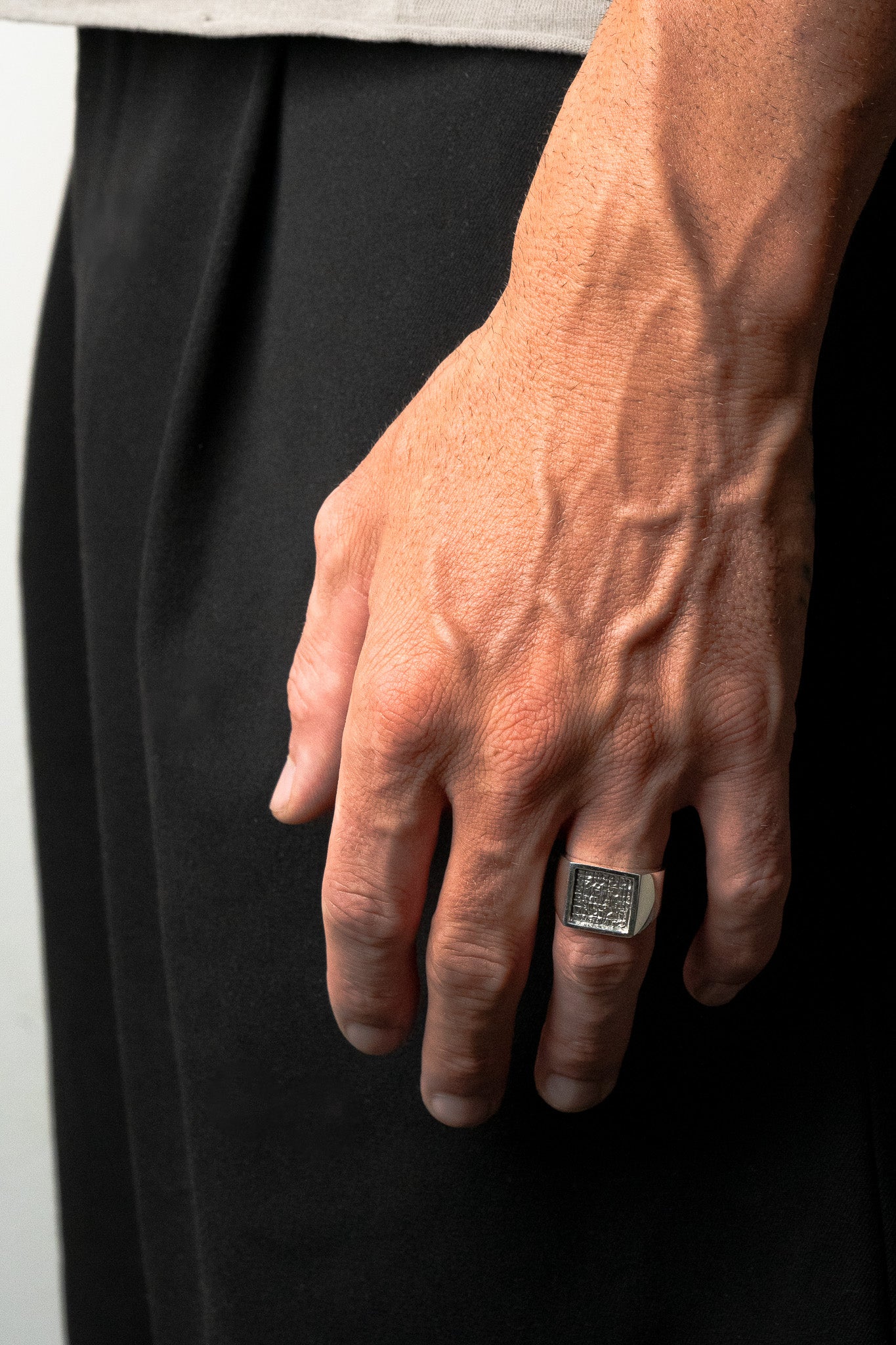 Terra signet ring
